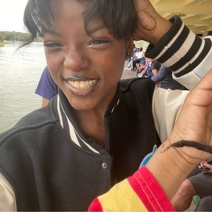 Meet your Posher, Daynah